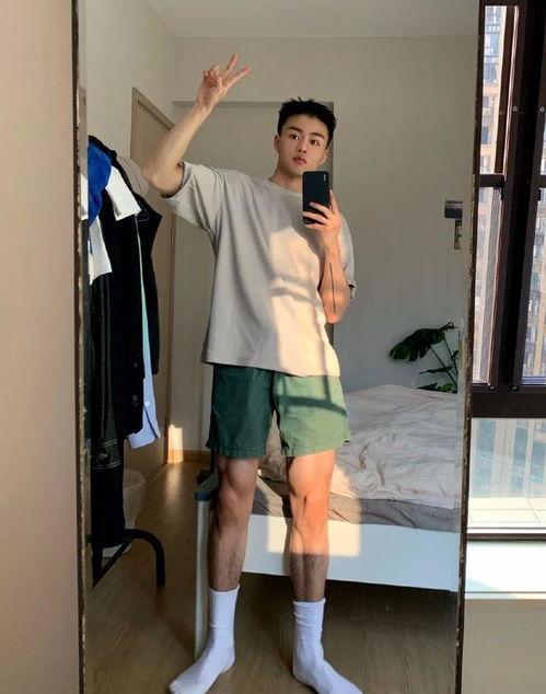 男生秀身材生活照,阳光男生秀出健康风采  第2张