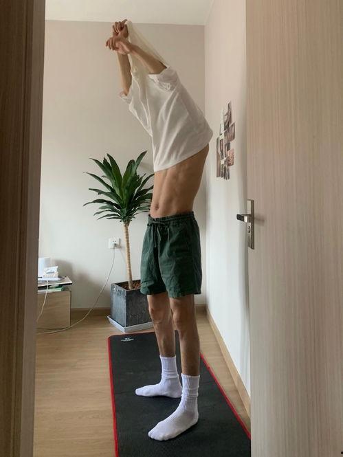 男生秀身材生活照,阳光男生秀出健康风采  第3张