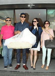 明星爸爸肚,育儿路上的甜蜜与挑战 第2张 明星爸爸肚,育儿路上的甜蜜与挑战 第2张