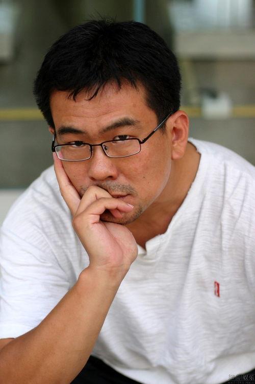 李俊导演个人资料,光影艺术与人生轨迹的交织  第3张